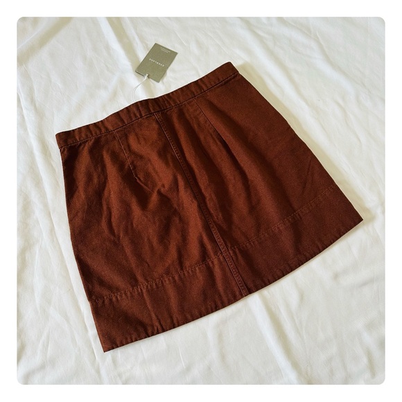 β
NWT Everlane Canvas Stamp Skirt - Brick Brown β
- Picture 14 of 17